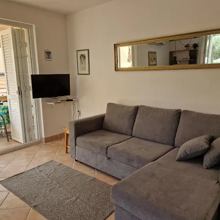 Apartment Ella *